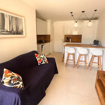 Appt 29m2 - Parking - Wifi - Clim - Piscine Apartmán
